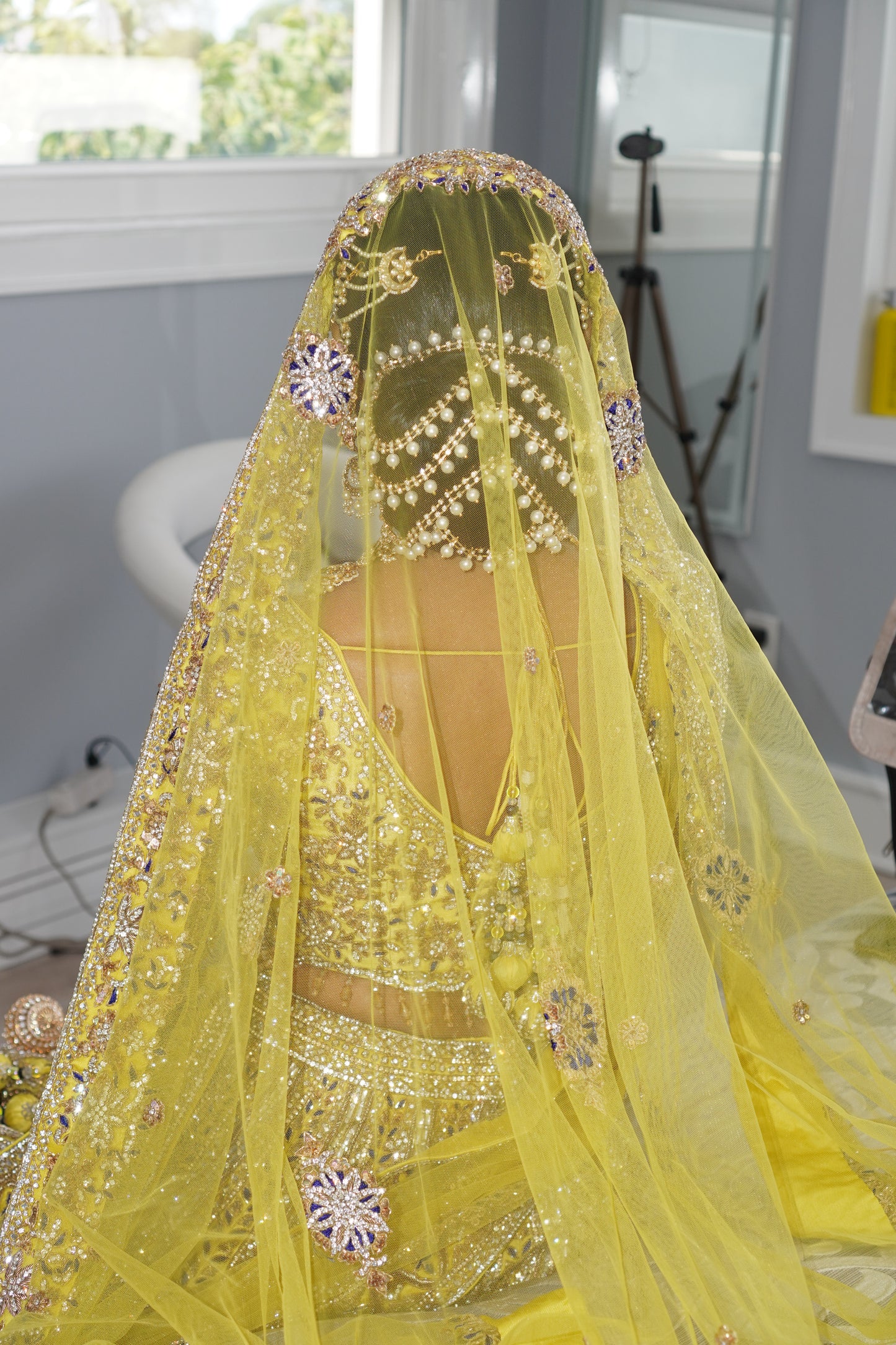 Alina - Gold pearl lace